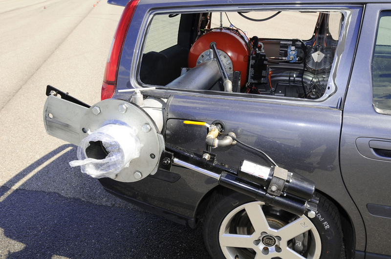 Illustration for article titled Ford Engineers Strap Giant Water Cannon To Volvo